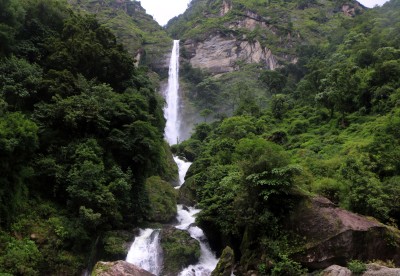 फुङ्फुङ्गे झरना !